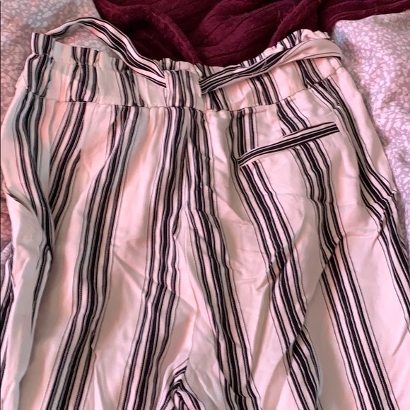 Loose black and white striped pants - Picture 3 of 3